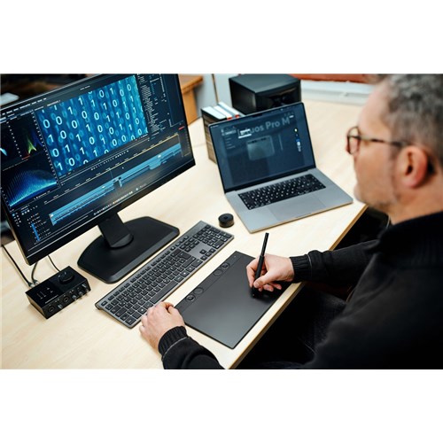 Wacom PTK670K0C Intuos Pro Medium Dual Bluetooth and Wacom Pro Pen Technology_6 - Theodist