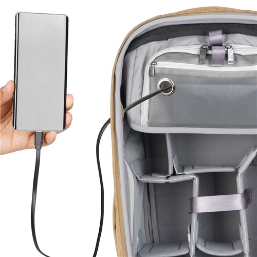 Vanguard Veo Metro B25L BG Camera Backpack Beige V254548_4 - Theodist